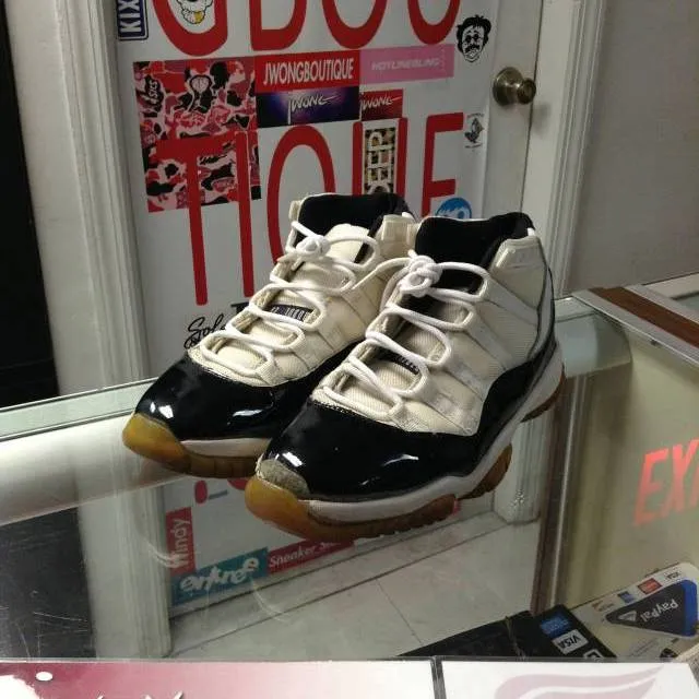 2000 nike air jordan xi concord