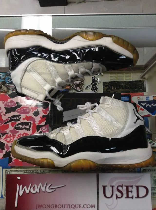 2000 nike air jordan xi concord