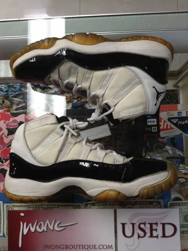 2000 nike air jordan xi concord