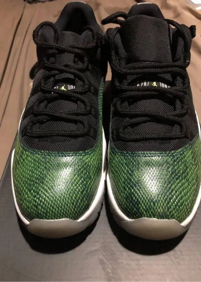 Nike air jordan 11 xi low retro nightshade  snakeskin