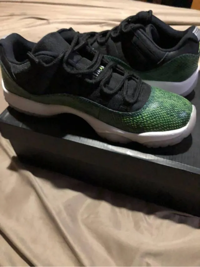 Nike air jordan 11 xi low retro nightshade  snakeskin