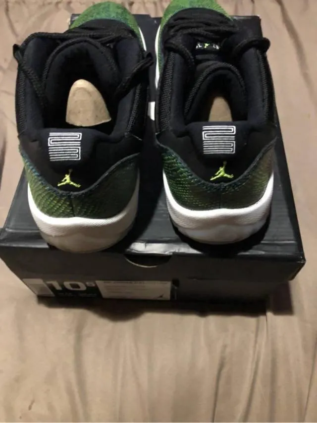 Nike air jordan 11 xi low retro nightshade  snakeskin