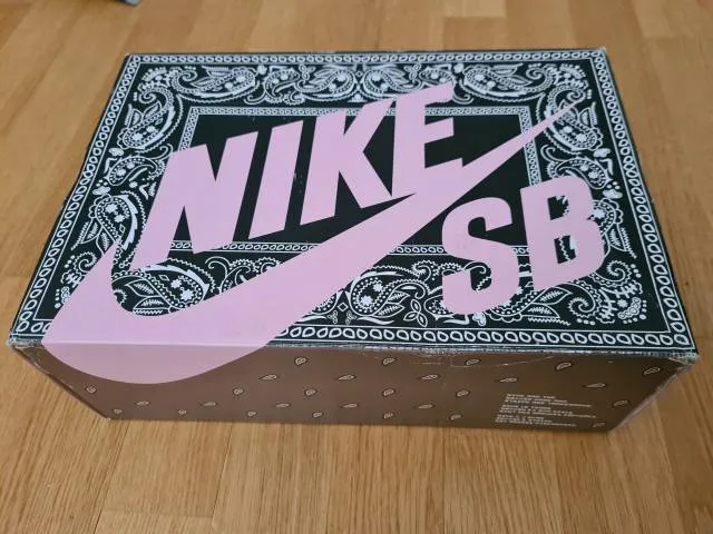 Nike sb dunk travis scott included regular box