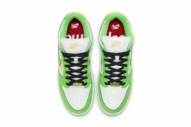 Supreme x nike sb dunk low mean green